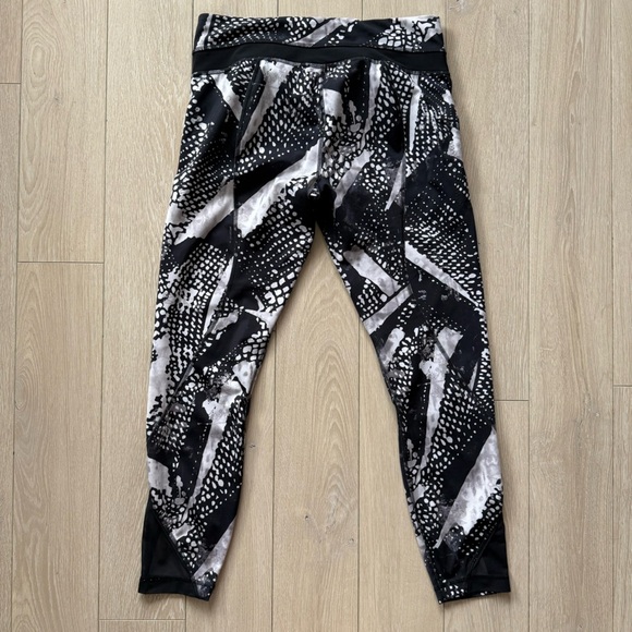 Lululemon Inspire Tight II Mesh Full-On Luxtreme
Static Mist White Black Size 8 - Picture 12 of 15